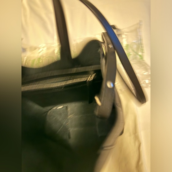 Celine Cabas - Picture 5 of 7